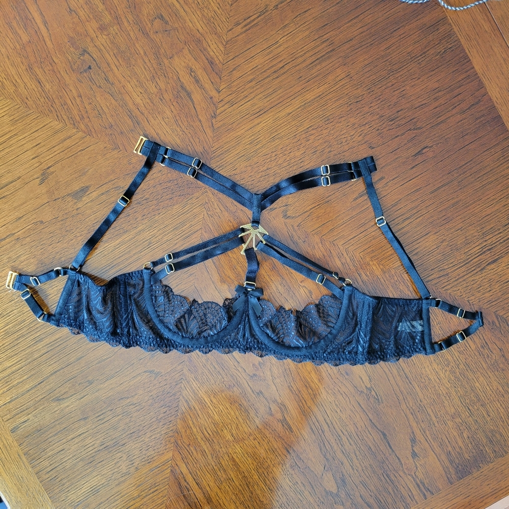 Bordelle Lace Ouvert Bra with Collar